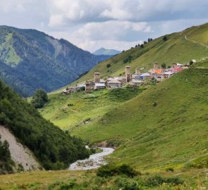 2 den - osada Adiši na Kavkaze
