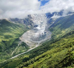 3 den - ledovec Adiši na Kavkaze v Gruzii