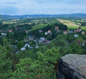 Pohled na městečko Sloup v Čechách od Samuelovy jeskyně