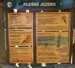 Informační tabule o Plešném jezeru