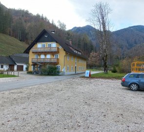 Parkoviště v obci Micherdorf - In der Krems
