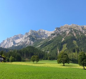 Scheichenspitze from the valley
