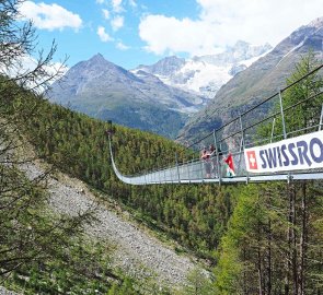 Lávka Charlese Kuonena, nejdelší visutý most na světě