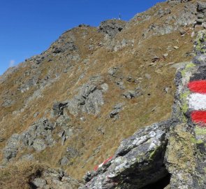 Prudké stoupání těsně pod vrcholem hory Deneck ve Schladmingských Taurách