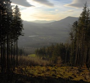 Pohled do údolí směrem na Čeladnou v Beskydech