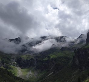 The Schladming Taurus Ridge, the Hochwildstelle in the clouds