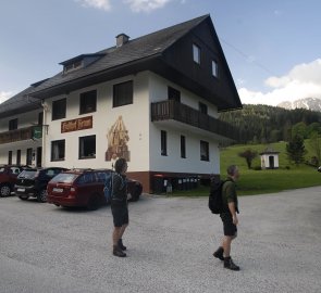 Začátek treku u hostince Braun v údolí Triebental