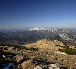 Pohoří Ybbstálské Alpy - pohled z hřebenu hory Ötscher na Dürrenstein