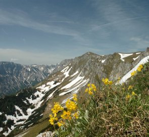 Pohled do údolí Seetal během výstupu na náhorní plošinu Hochschwabu