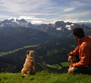 Pohled na Dachstein zaujal i čtyřnohé horaly