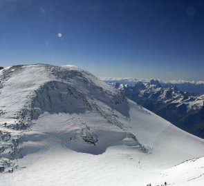 Pohled na východní vrchol Elbrusu
