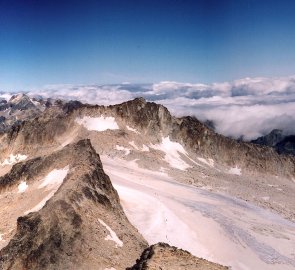Pohled na Pyreneje z vrcholu Pico de Aneto