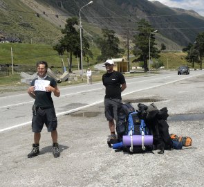 Stopování z Elbrusu do Mineralnych Vod, na odvoz jsme čekali nekonečných 9 minut