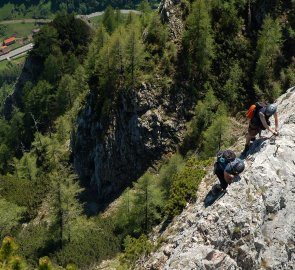 Vzdušná pasáž na klettersteigu Grete Klinger Steig