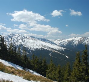 Pohled na hory Chopok 2 024 m n. m. a Děreše 2 003 m n. m.