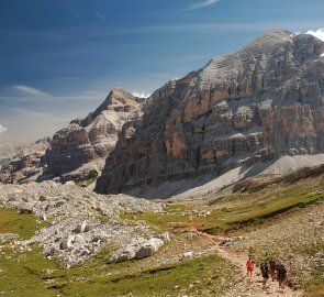 Journey through the mountain valley around Tofana di Rozes