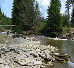 Odpočinek u řeky Polhoranka.