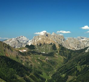 Pohled na TAC Spitze 2 019 m n. m. v pohoří Hochschwab