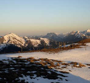Pohled na Zeiritzkampel 2 125 m n. m., Reichenstein 2 251 m n. m. a Gesäuse při východu slunce