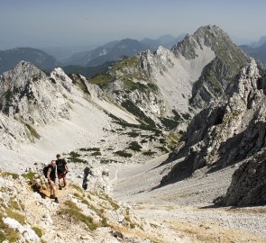 Sestup do horského kotle a hora Vratča