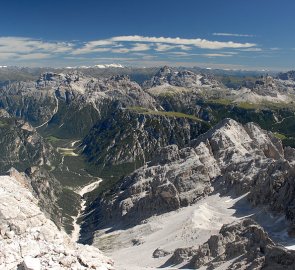 Dolomity - pohled z Monte Cristalo na Sextenské Dolomity