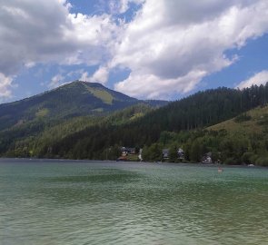 Jezero Erlaufsee a hora Gemeindealpe
