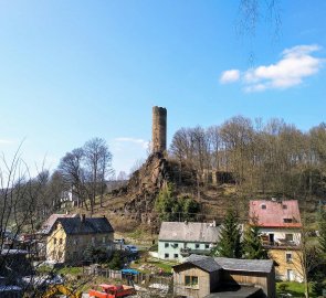 Vesnice Podhradí a zřícenina hradu Neuberg