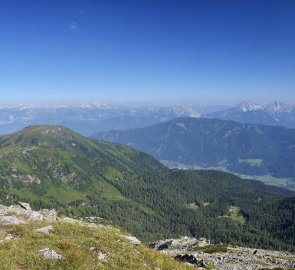 Pohled z hory Moserspitz na severní vápencové Alpy