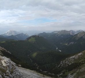 Pohled během výstupu na Grimming  v Totes Gebirge