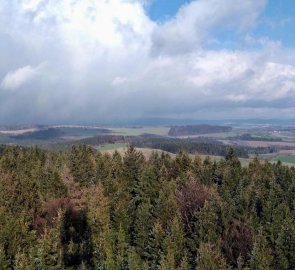 Výhled z rozhledny Horní les - bouřka se blíží