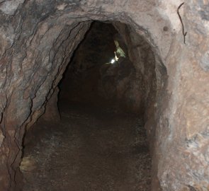 Jedna z přístupných jeskyní ve Valle de Viñales
