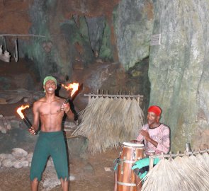 Na konci Cueva de San Miguel najdete turistickou atrakci "jakože otroci"
