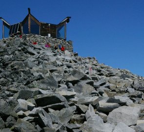 Vrcholová chata norského turistického svazu na Galdhopiggenu