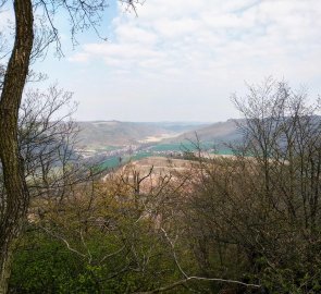 Výhled z Květnice do údolí Svratky