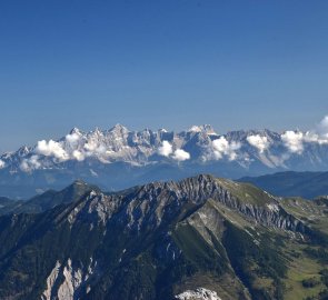 Pohled z vrcholu na Dachstein