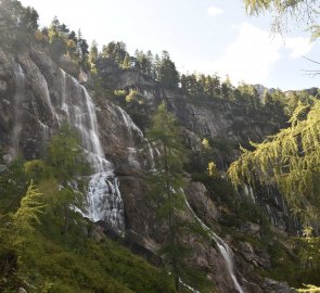 Velký vodopád po cestě k jezeru Tappenkarsee