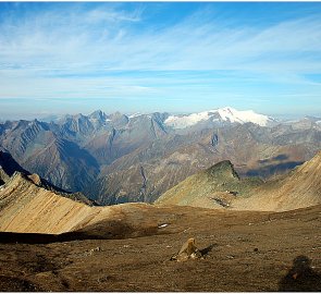 Pohoří Vysoké Taury - pohled z hory Gr. Muntanitz na Gr. Venediger