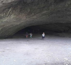 Obrovský prostor v jeskyni