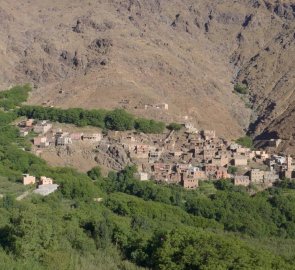 Maroko - Aroumd - průchozí vesnice při túře na Jebel Toubkal