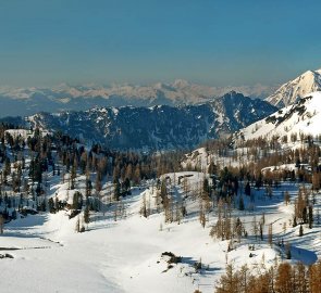 Ranní pohled na horu Grimming v pohoří Totes Gebirge