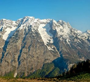 Hřeben Totes Gebirge s horami Spitzmauer a Grosser Priel