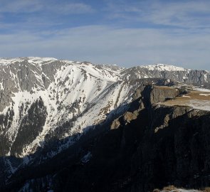 Hřeben Hochschwabu z vrcholu hory Windgrube 1 809 m n. m.