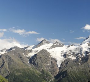 Pohled na horu Donguzorun v pohoří Kavkaz u hranic s Gruzií