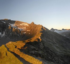 Hora Schareck a výstupový hřeben brzy ráno