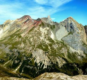 Pohled na hory Feuer Kg. a Wetter Sp. v Lechtálských Alpách