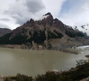 Pohled na lago Torre a ledovec v Národním parku Los Glaciares