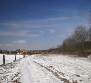 Cesta z obce Ochoz u Brna