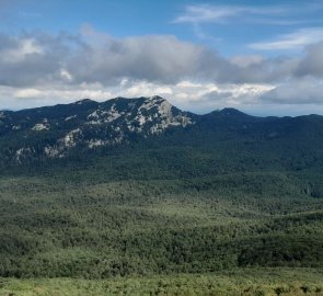 Pohled na nejvyšší horu pohoří - Veliki Risnjak