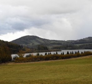 Pohled na přehradní nádrž Slezská Harta
