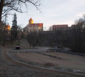 Parkoviště pod hradem Veveří